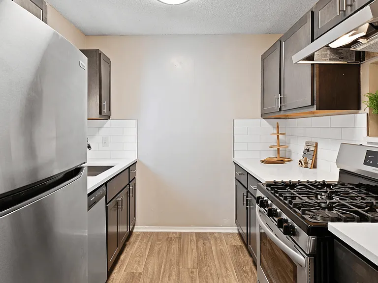 300 Riverside Pkwy — Photo 1