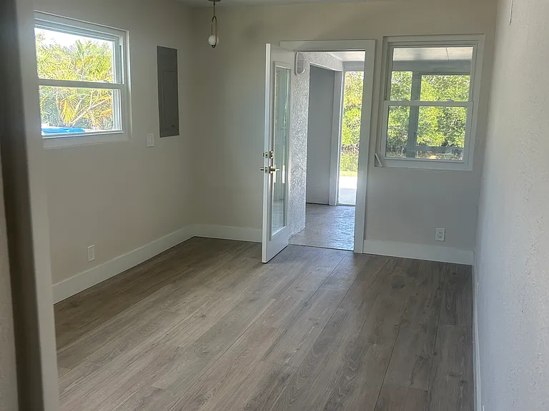 9399 Sun Isle Dr NE — Photo 22