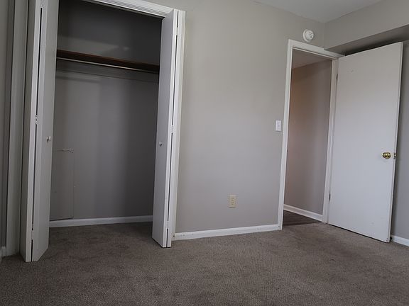 3rd image of 4131 Oak Park Dr SE #C
