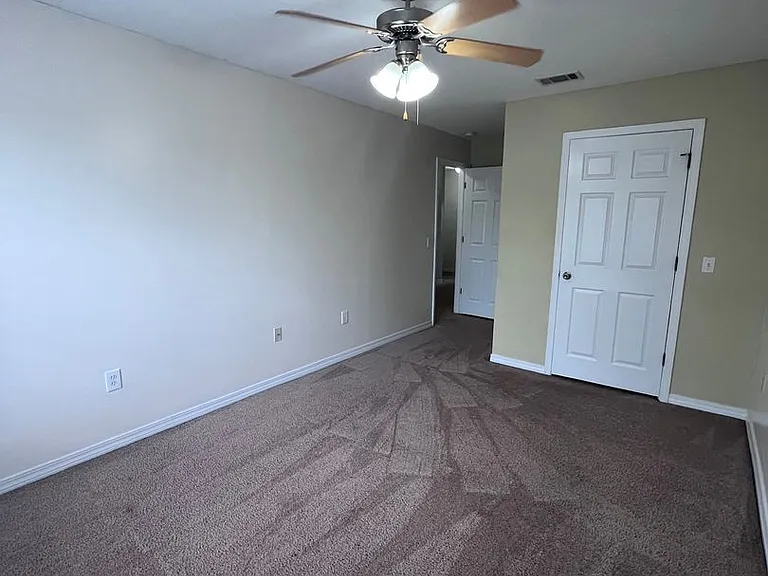 211 Johnson Ct — Photo 13