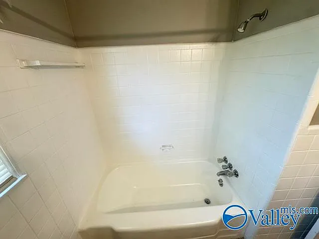 1114 Retlaw St NW — Photo 23