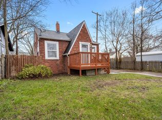 3320 Frembes Rd, Waterford, MI 48329