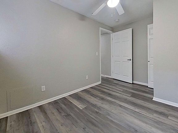 3rd image of 4429 Nicollet Ave APT 202