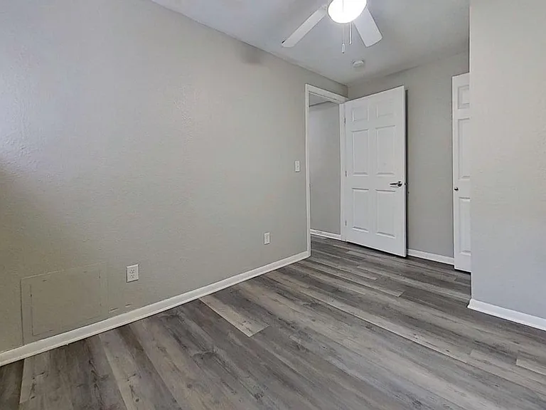 Nicollet Avenue Apartments — Photo 3
