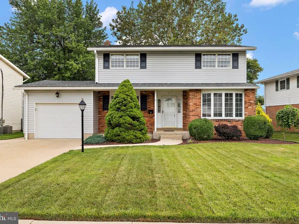 17 Rockrose Dr, Newark, DE 19711