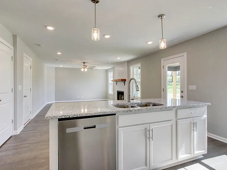 818 Limestone Way — Photo 5