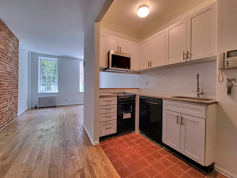 313 E 81st St #3FE — Photo 5