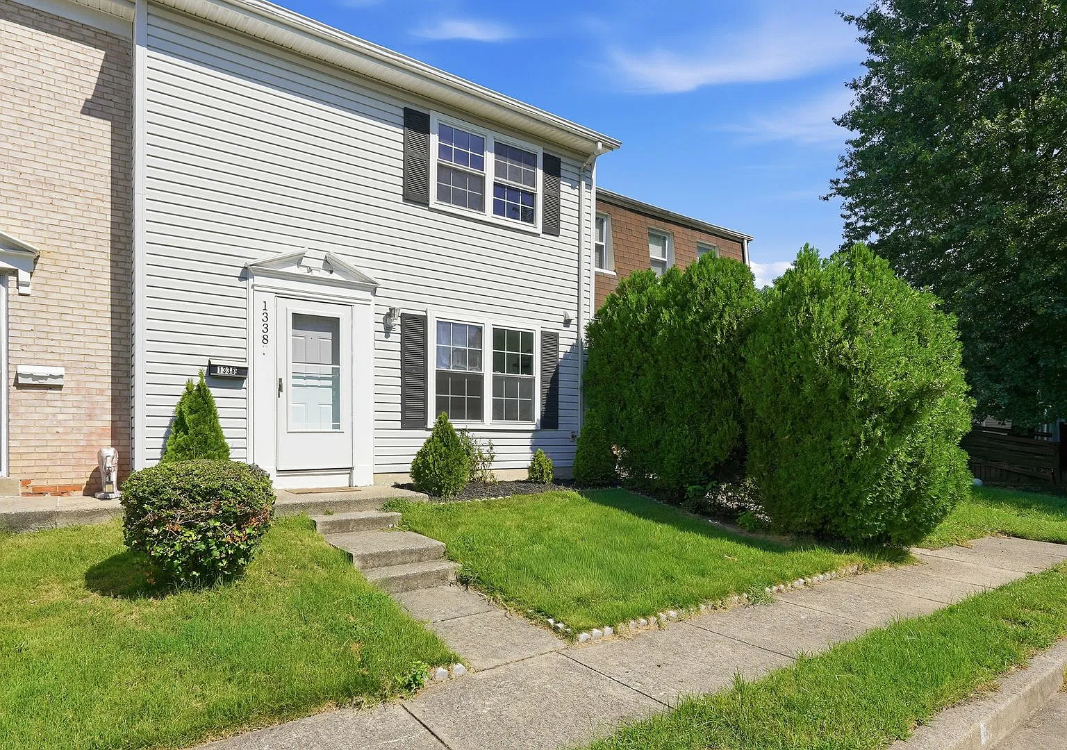 Discover stylish living in this beautifully renovated two level townhome, thoughtfully updated wi... — Photo 2