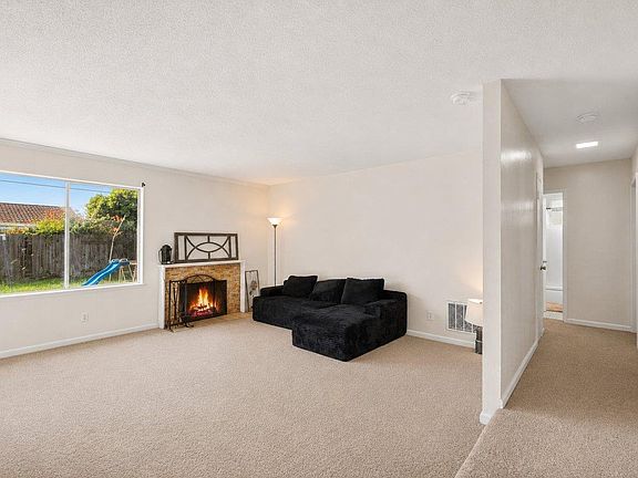 3rd image of 7033 3rd Pkwy