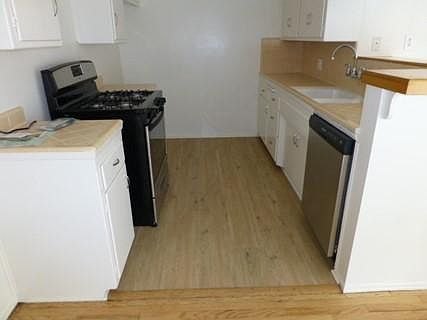 3rd image of 4650 Cahuenga Blvd #3