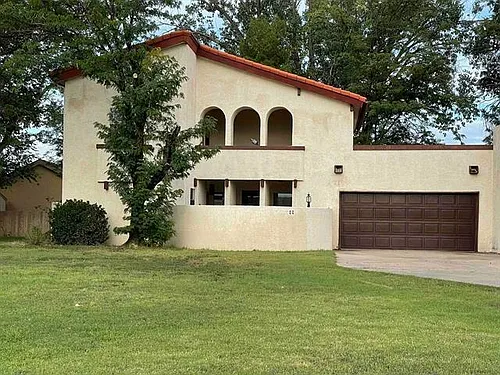 55 Brentwood Rd Photo 1