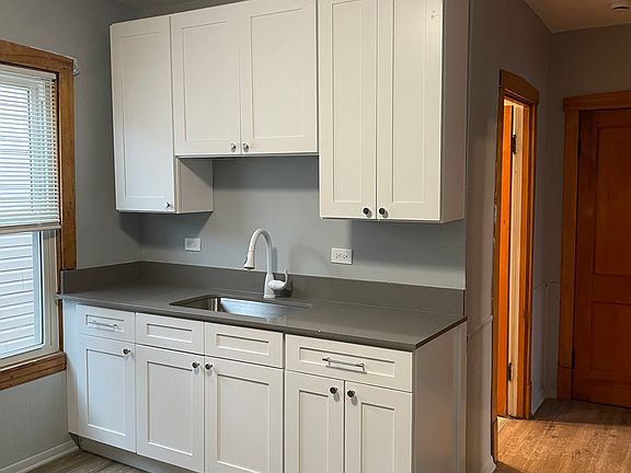 3rd image of 4854 W Winnemac Ave #2
