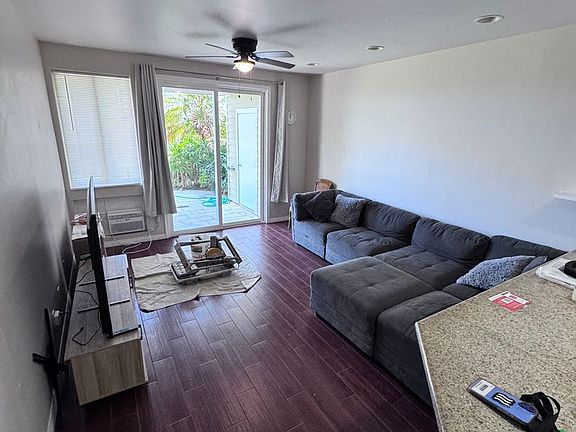 3rd image of 75-6009 Alii Dr APT M3
