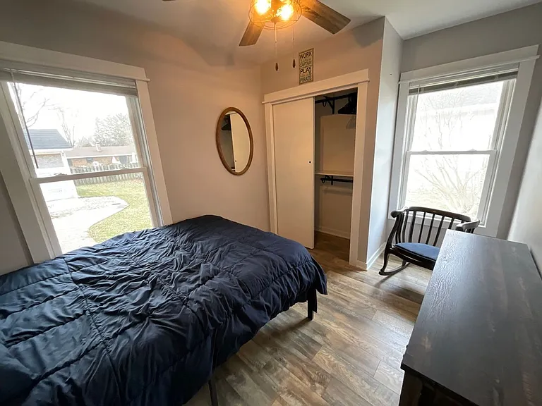 1336 Wolcott Ave — Photo 14