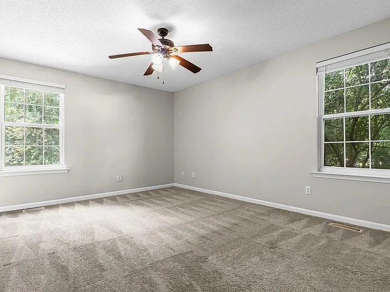 4223 Woodridge Dr — Photo 14