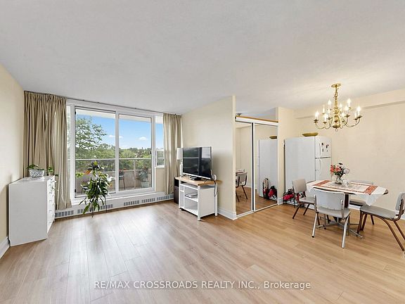 5th image of 15 Torrance Rd #411