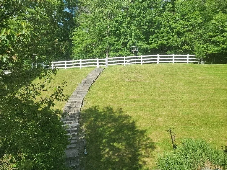 5 Robin Dr #5 — Photo 23