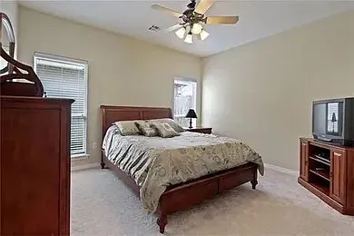 3 bed, 1300 sqft, $1,750 — Photo 4