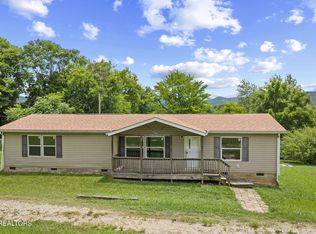 707 McAdoo St, Clinton, TN 37716