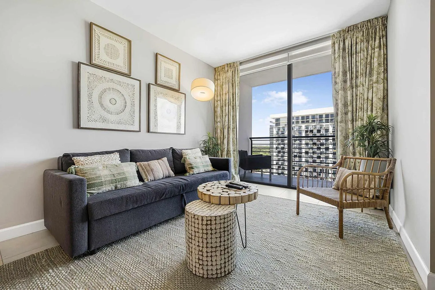1 bed, 1.0 bath, 645 sqft, $3,207 — Photo 1