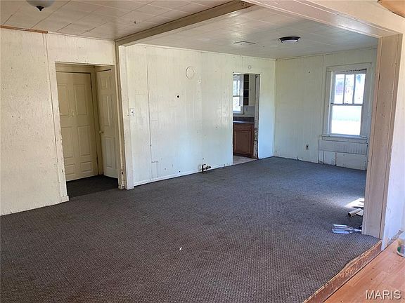 4th image of 429 Arthur St