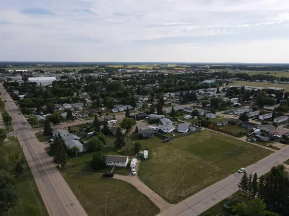 4825 59th Ave, High Prairie, AB T0G 1E0