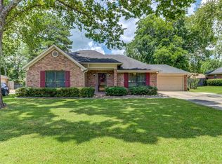 105 April Dr, Lufkin, TX 75904