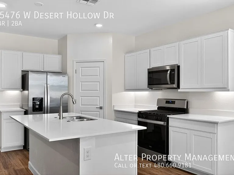 15476 W Desert Hollow Dr — Photo 23