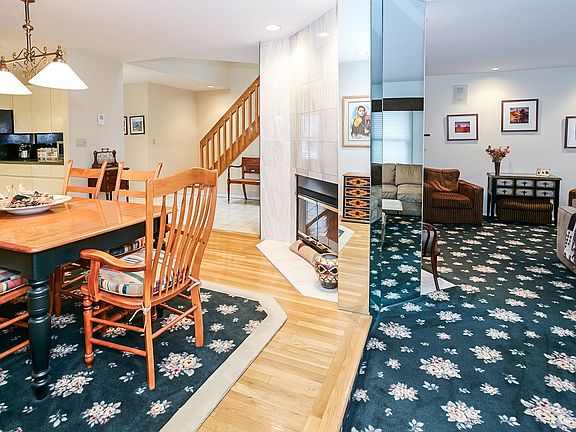 3rd image of 28 Hunt Ct