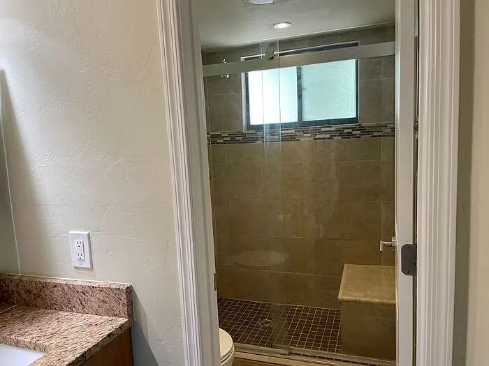 1002 E Lester St #4 — Photo 36