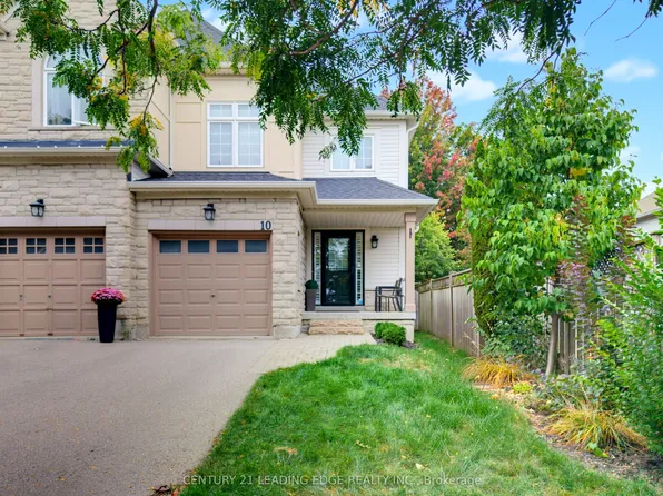 10 Dodds Sq, Clarington, ON L1C 5N1