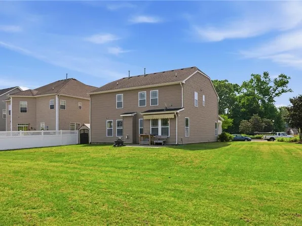 2003 Redgate Dr, Suffolk, VA 23434