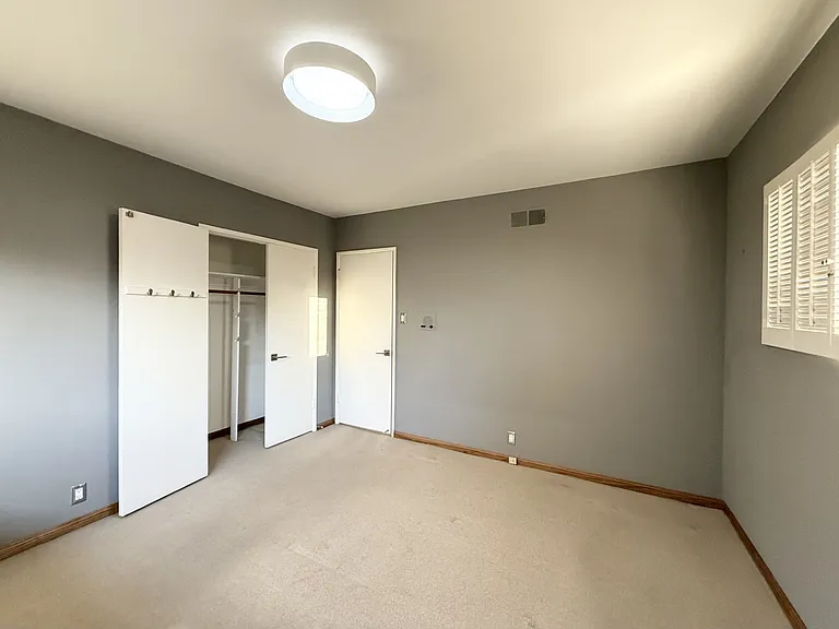 9721 Orangewood Ave — Photo 11