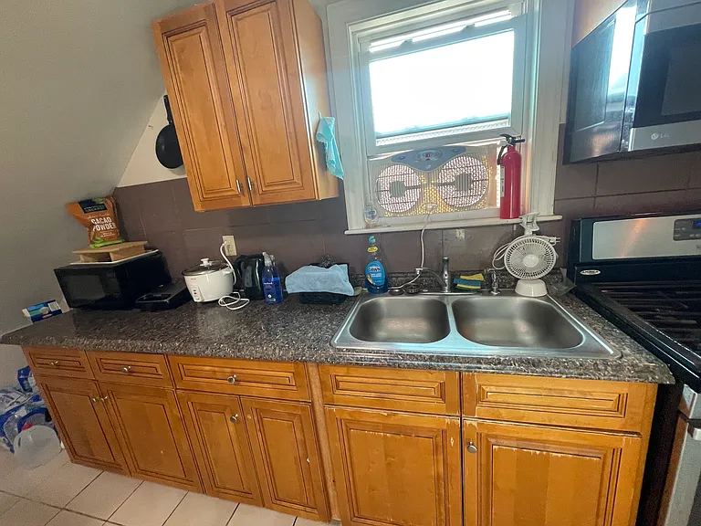 352 Hope St #3 — Photo 11