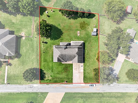 2nd image of 86 Maple Rd