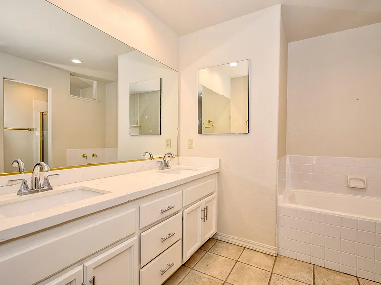 3800 Sheffield Cir — Photo 18