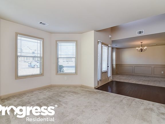 4th image of 5450 Manor Park Dr