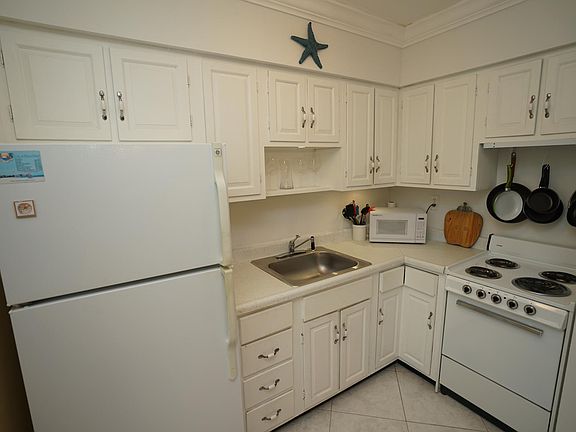 3rd image of 240 N Collier Blvd APT G7