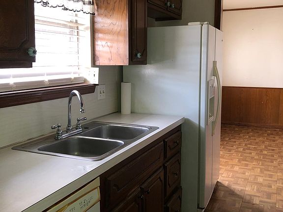 4th image of 611 Claremont Dr