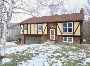 28652 N Monroe Ave, Wauconda, IL 60084