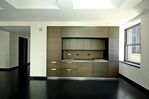 Sold by Avenue Real Estate | media 23