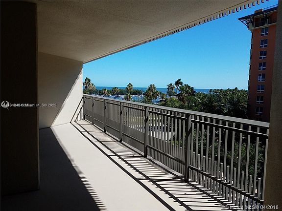 5th image of 2901 S Bayshore Dr APT 5D