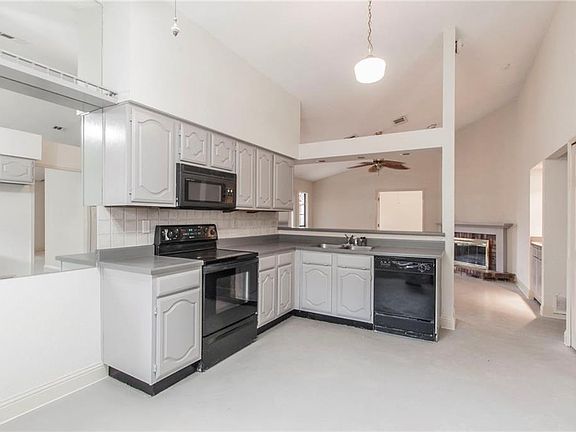 4th image of 4632 Archer Dr
