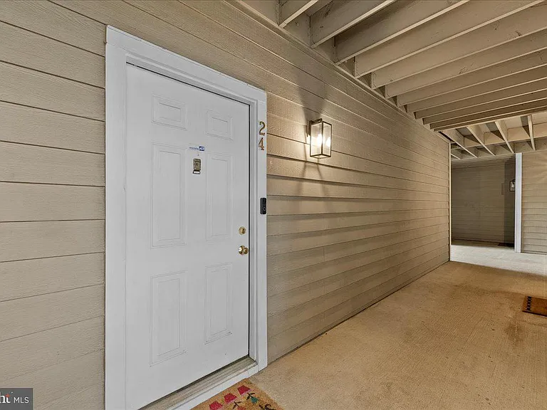 1708 Lake Shore Crest Dr #24 — Photo 4
