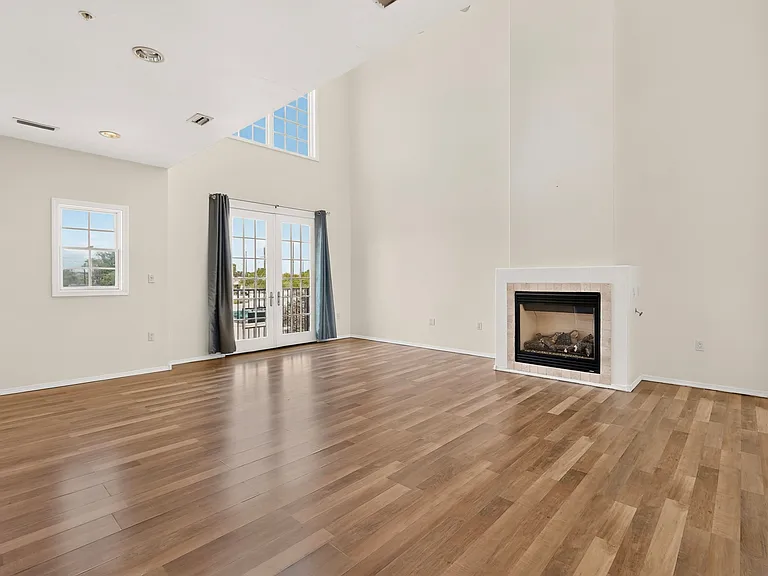 1900 Central Ave SW #203 — Photo 12