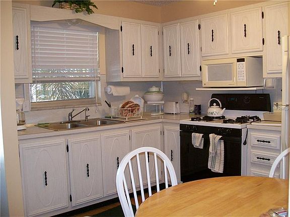 4th image of 5286 81st St N APT 15