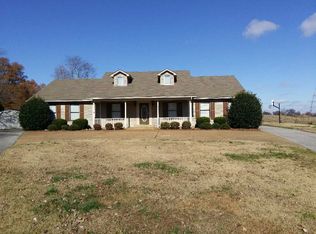 414 E Mitchell St, Trimble, TN 38259