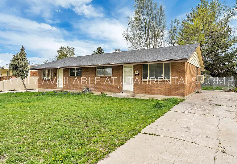 1194 W 300 N — Photo 14