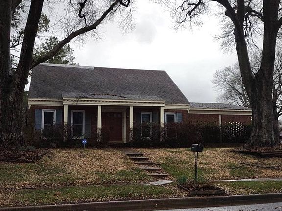 2nd image of 3243 Lansing Dr
