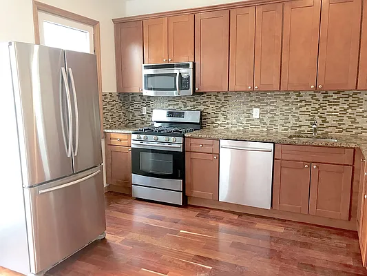 Rented by Capri Jet Realty Corp | media 12